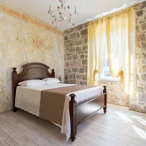 Pietra Rossa 4*, Split Croacia